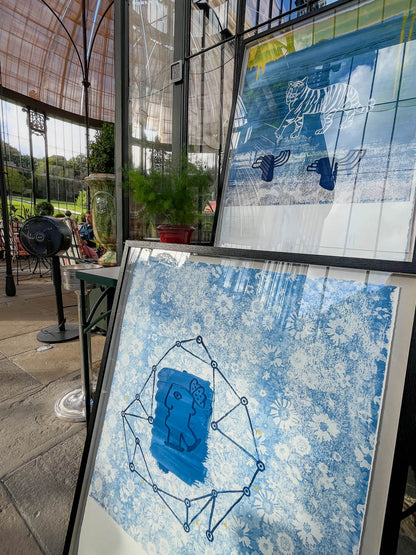 Figure With Expanding Cage